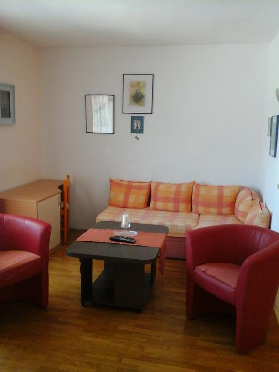 Apartments Tomovic ลุมบาร์ดา ภายนอก รูปภาพ