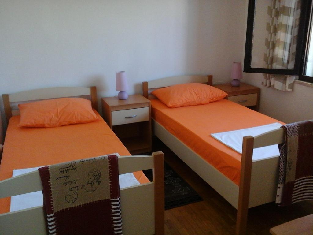 Apartments Tomovic ลุมบาร์ดา ภายนอก รูปภาพ