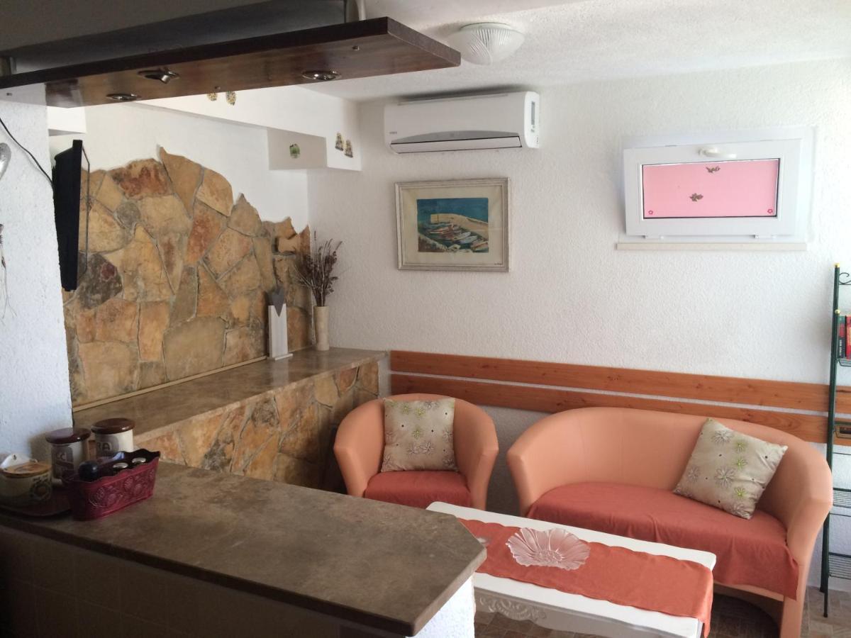 Apartments Tomovic ลุมบาร์ดา ภายนอก รูปภาพ