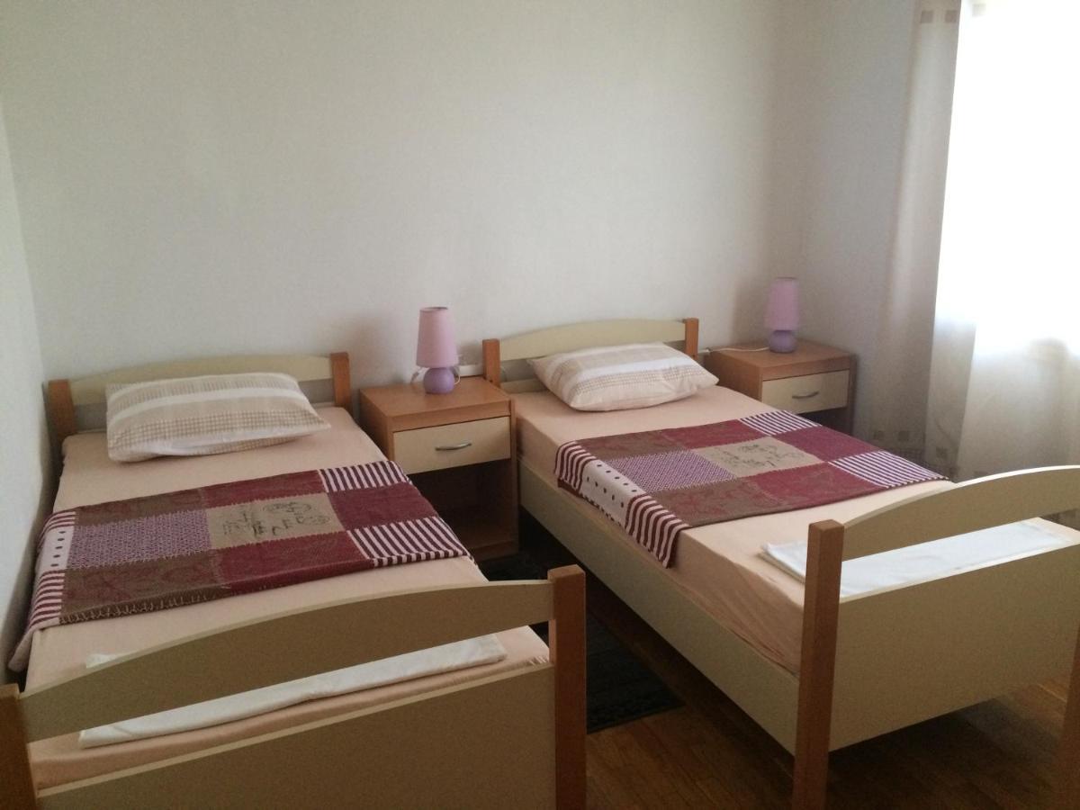 Apartments Tomovic ลุมบาร์ดา ภายนอก รูปภาพ